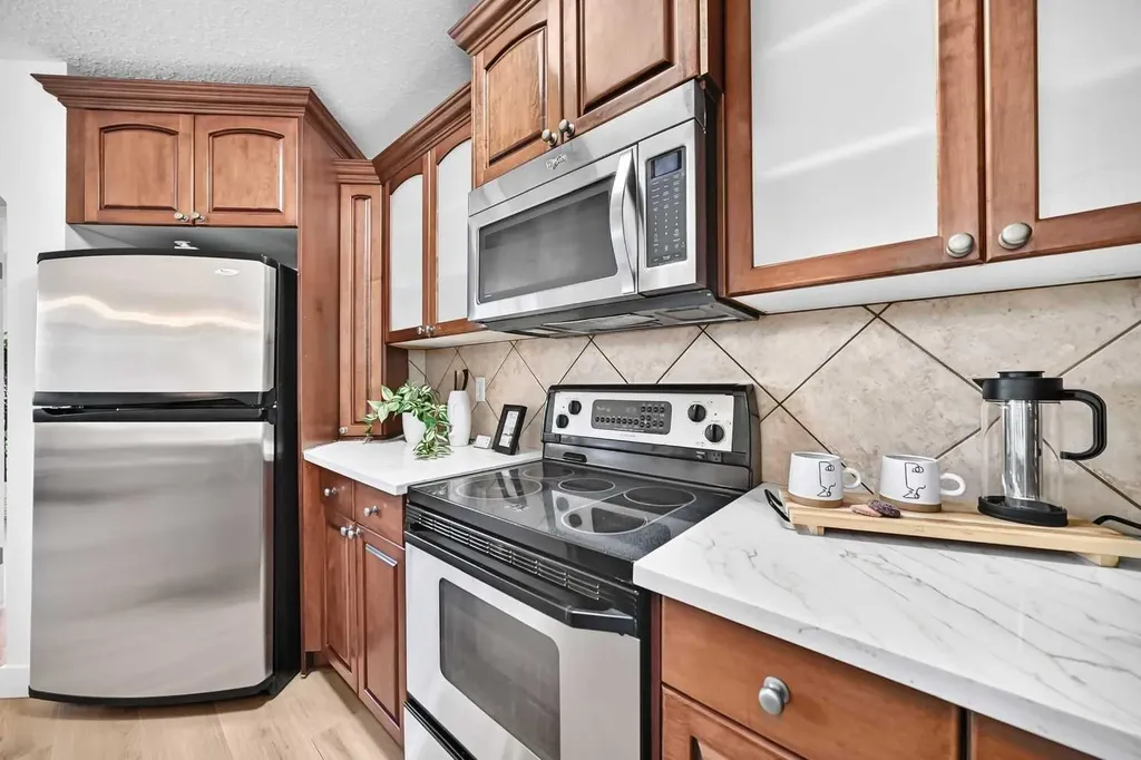 241 Springbank Terrace SW Calgary AB T3H 4S9