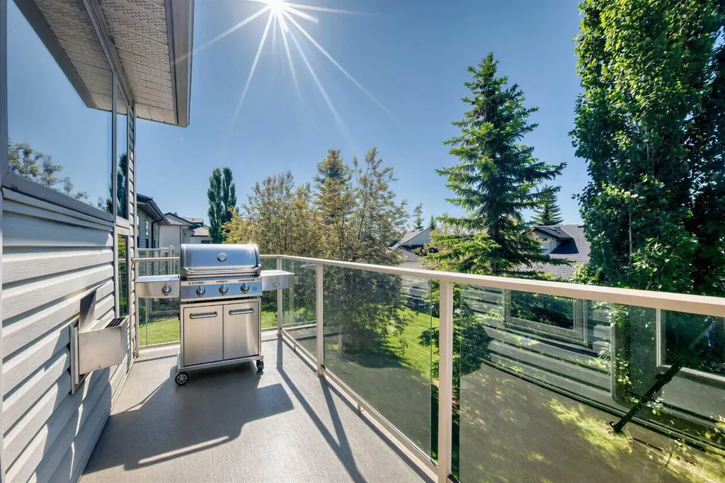 241 Springbank Terrace SW Calgary AB T3H 4S9