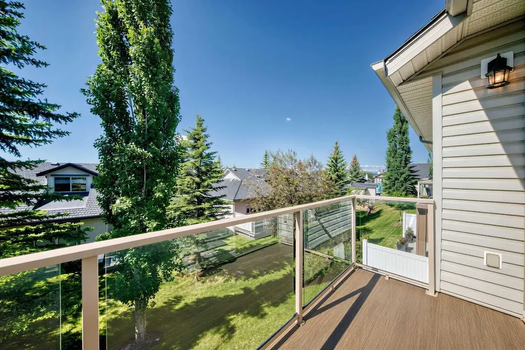 241 Springbank Terrace SW Calgary AB T3H 4S9