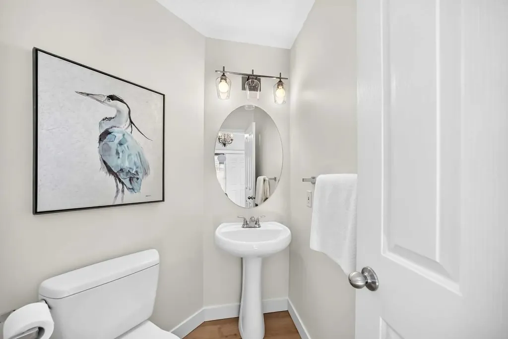 241 Springbank Terrace SW Calgary AB T3H 4S9