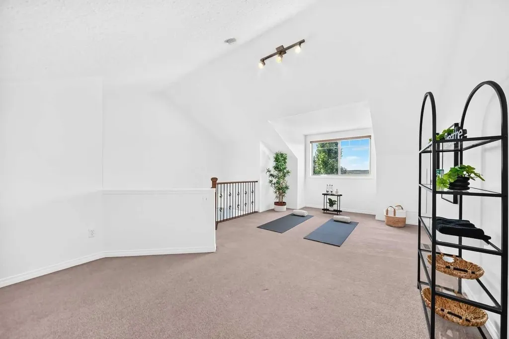 241 Springbank Terrace SW Calgary AB T3H 4S9