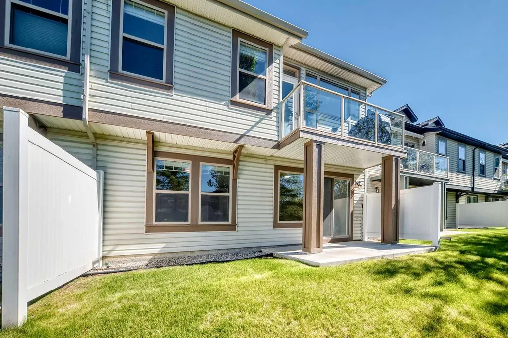 241 Springbank Terrace SW Calgary AB T3H 4S9