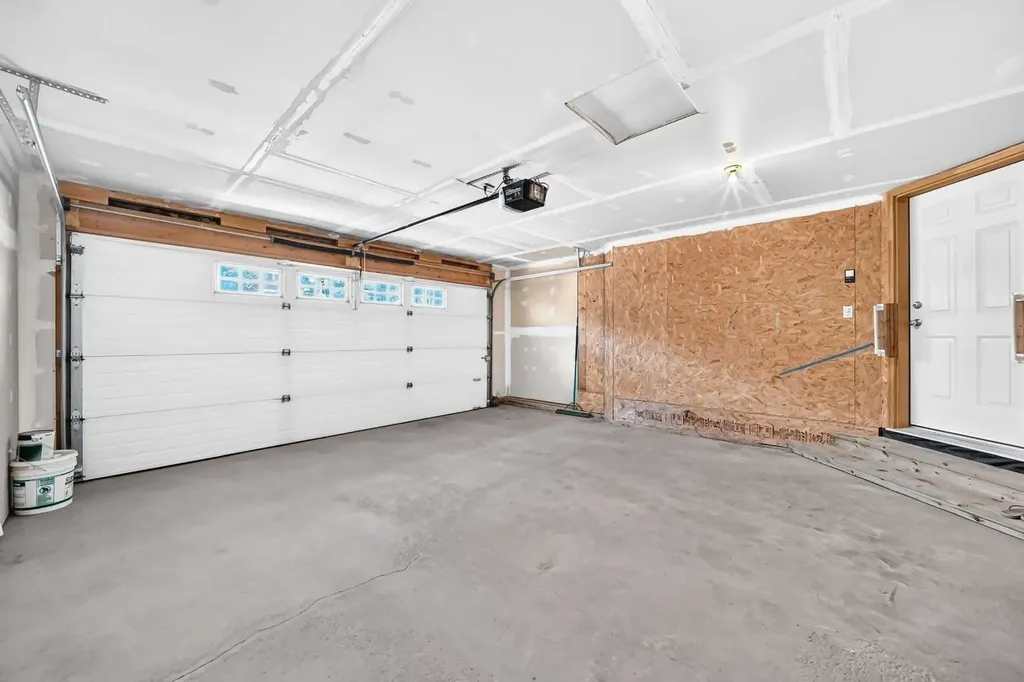 241 Springbank Terrace SW Calgary AB T3H 4S9