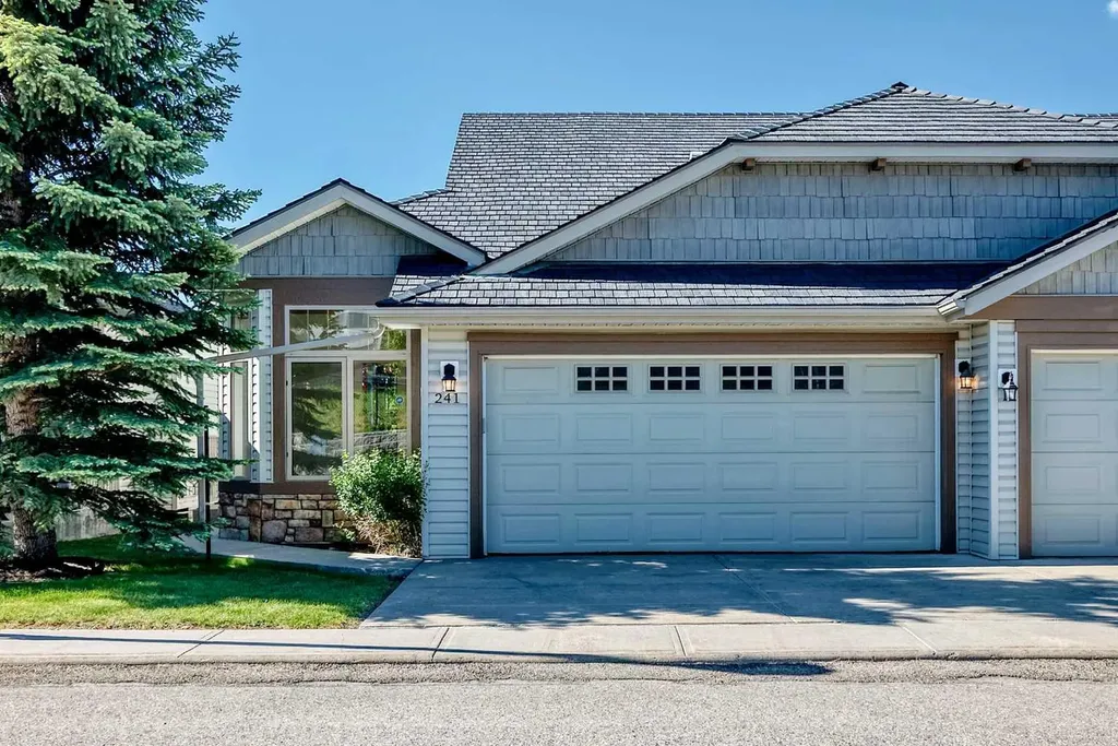 241 Springbank Terrace SW Calgary AB T3H 4S9