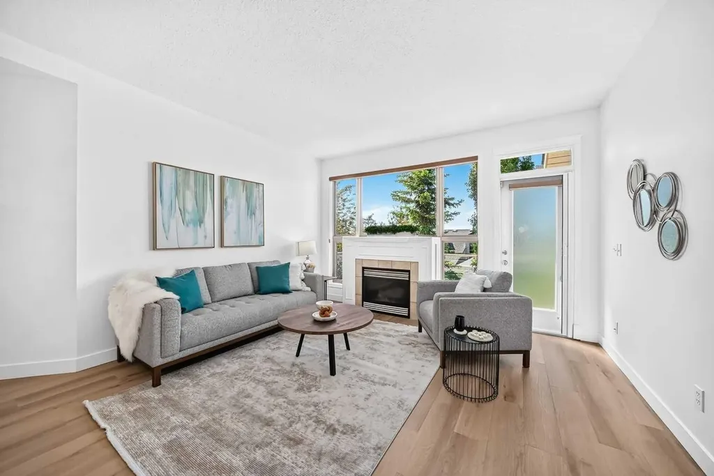 241 Springbank Terrace SW Calgary AB T3H 4S9