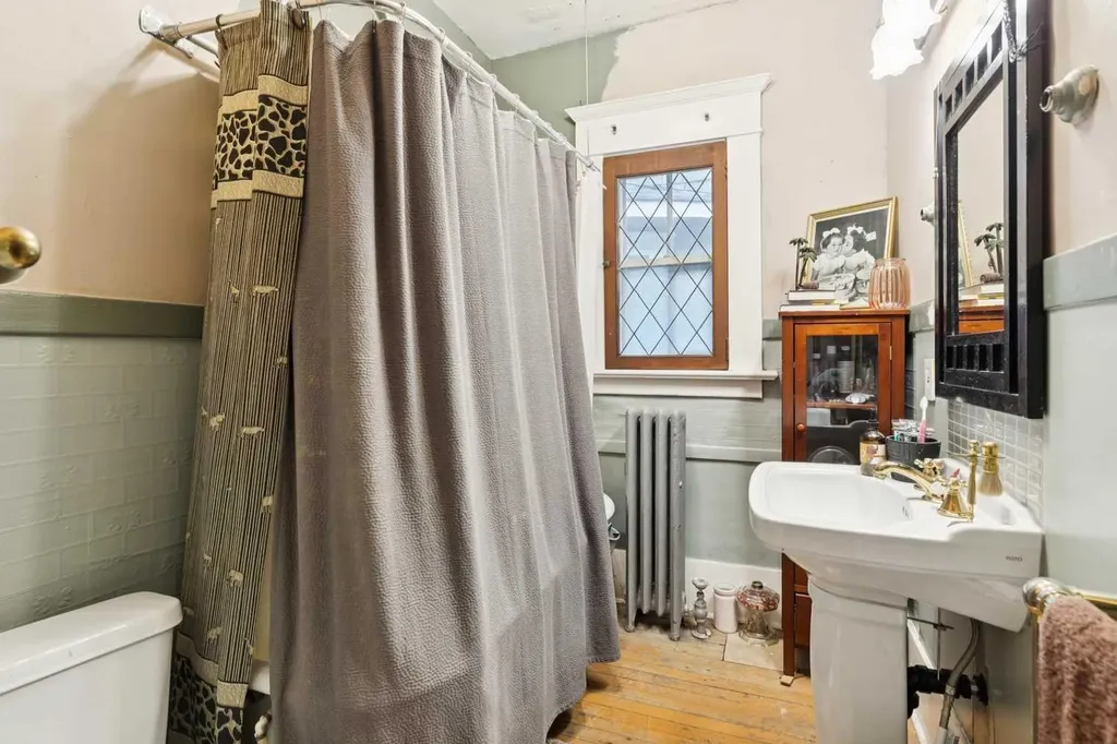 506 38 Avenue SW Calgary AB T2S 0W1