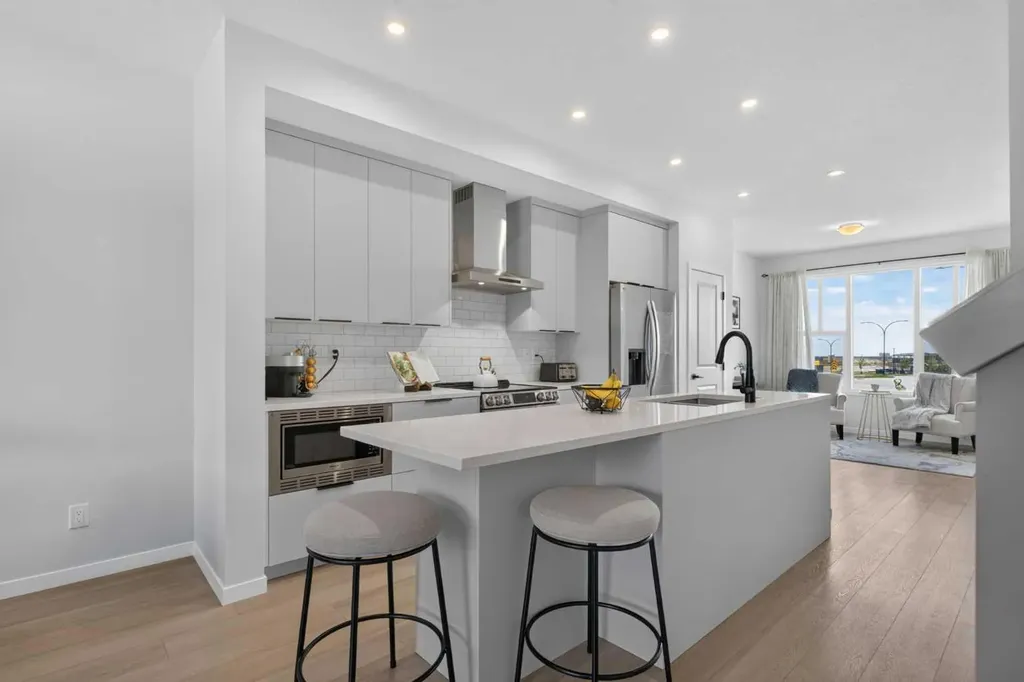 257 Edith Green NW Calgary AB T3R2G3