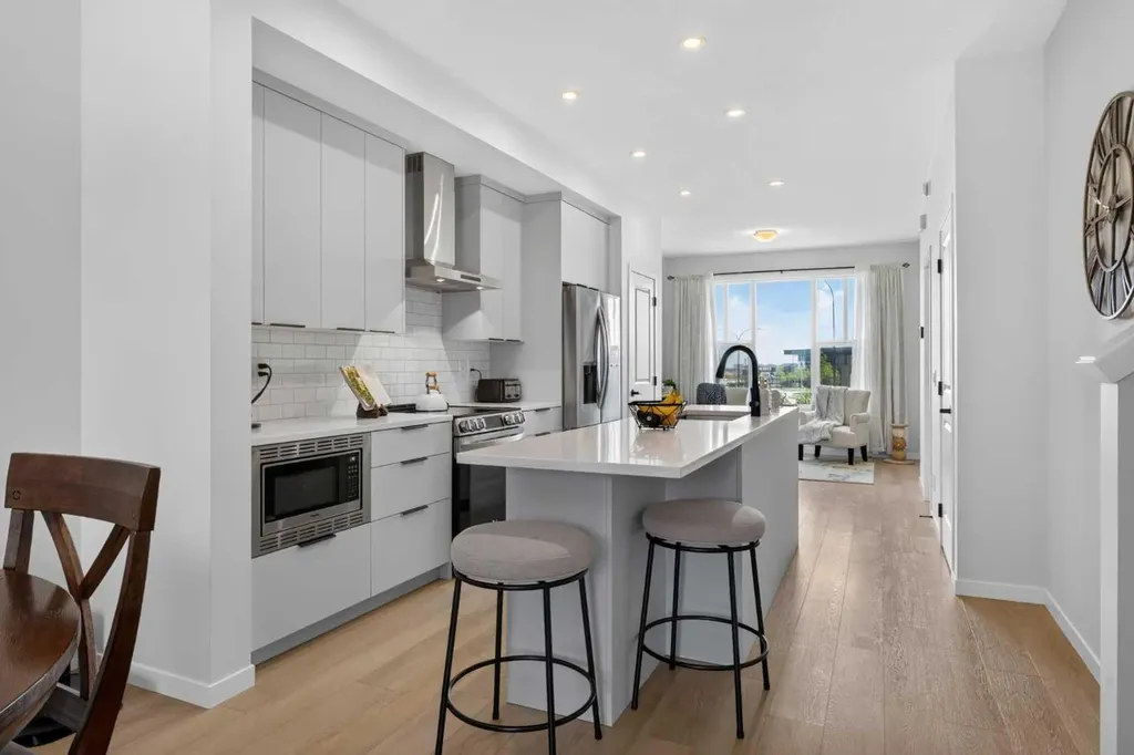 257 Edith Green NW Calgary AB T3R2G3