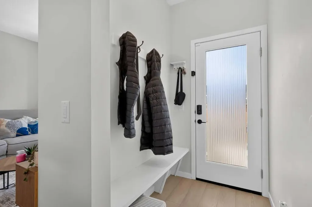 257 Edith Green NW Calgary AB T3R2G3