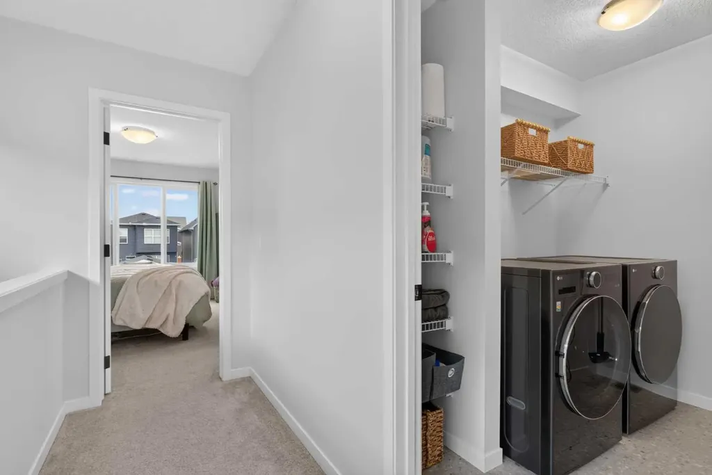 257 Edith Green NW Calgary AB T3R2G3
