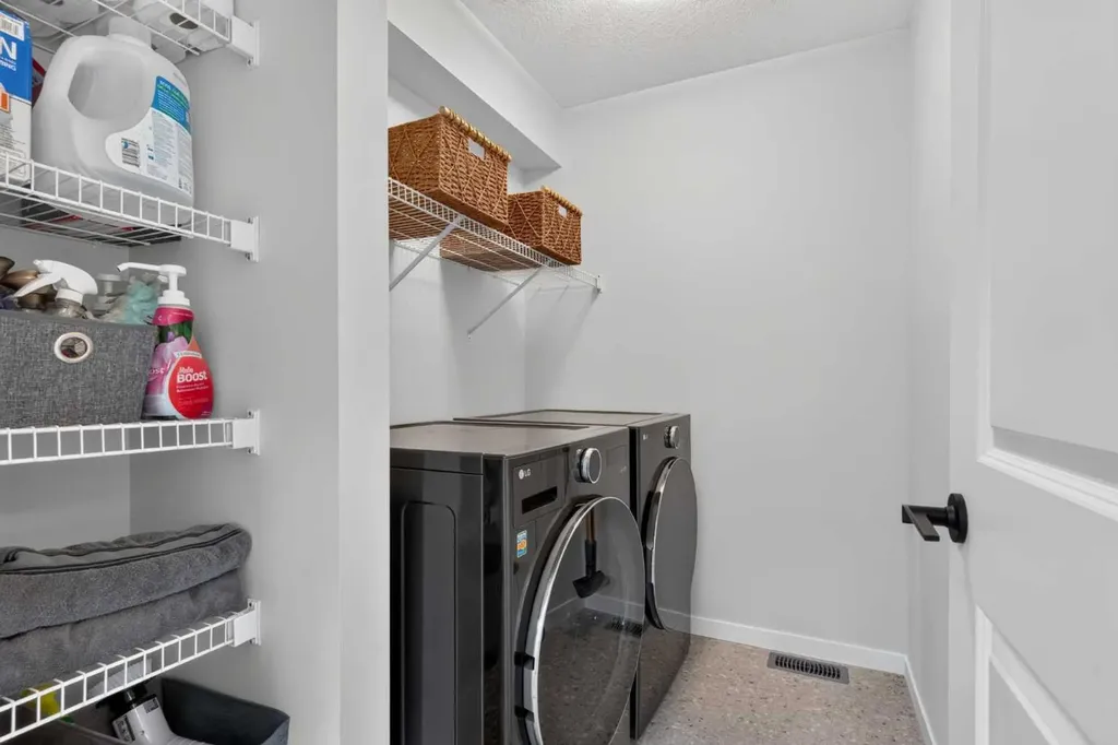 257 Edith Green NW Calgary AB T3R2G3