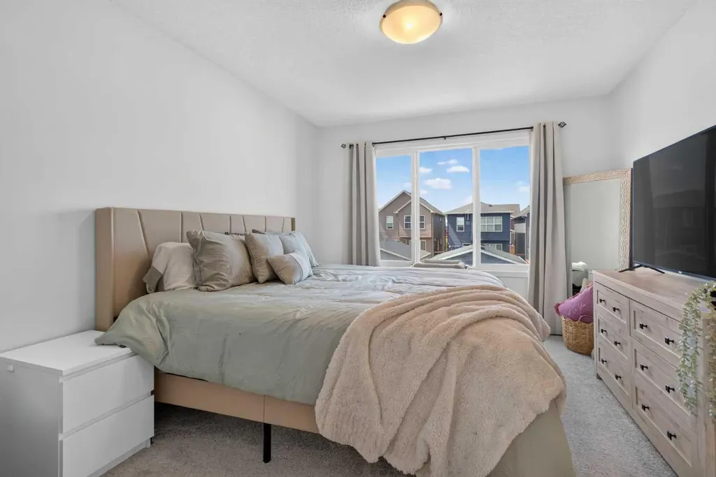 257 Edith Green NW Calgary AB T3R2G3
