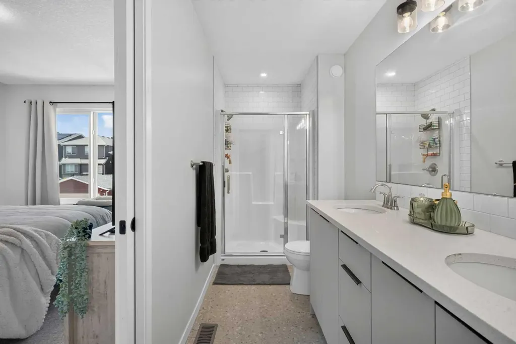 257 Edith Green NW Calgary AB T3R2G3