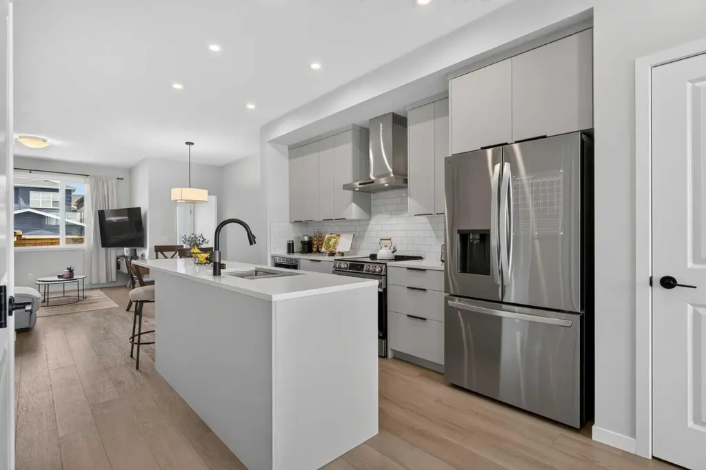 257 Edith Green NW Calgary AB T3R2G3