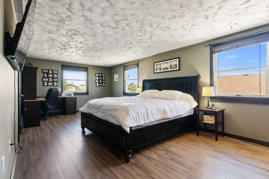9805 98 Avenue Sexsmith AB T0H 3C0