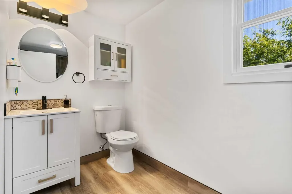 9805 98 Avenue Sexsmith AB T0H 3C0