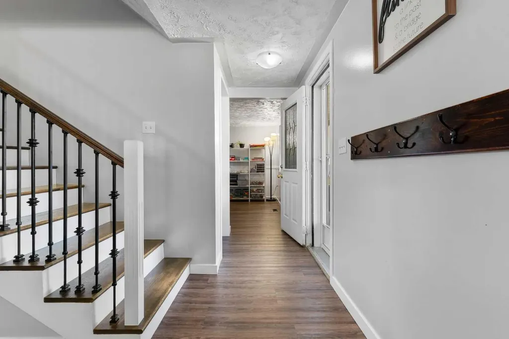 9805 98 Avenue Sexsmith AB T0H 3C0