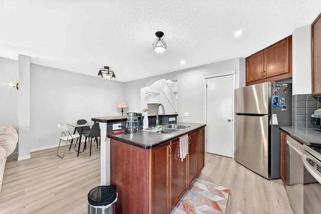94 Tuscany Ridge Common NW Calgary AB T3L 3E2
