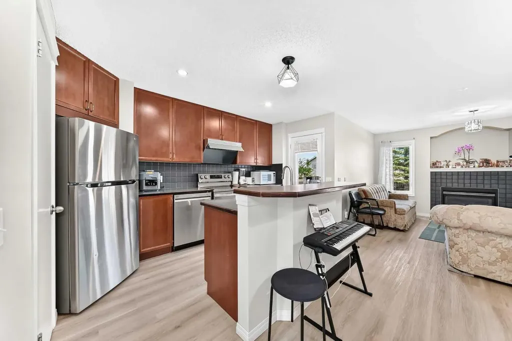 94 Tuscany Ridge Common NW Calgary AB T3L 3E2