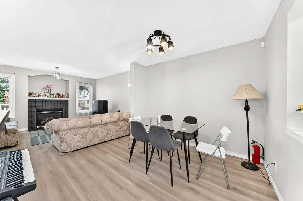 94 Tuscany Ridge Common NW Calgary AB T3L 3E2