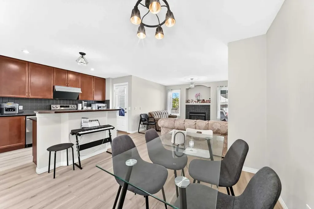 94 Tuscany Ridge Common NW Calgary AB T3L 3E2