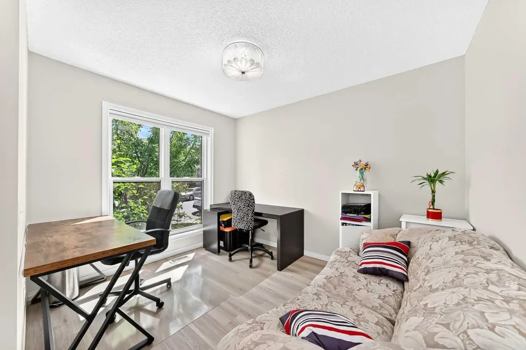 94 Tuscany Ridge Common NW Calgary AB T3L 3E2