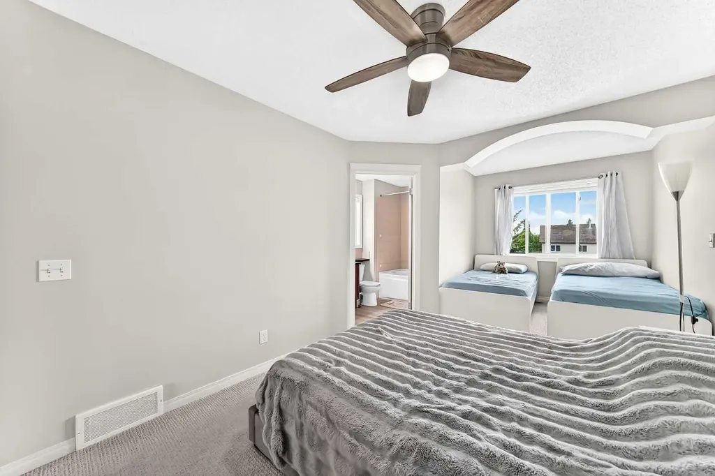 94 Tuscany Ridge Common NW Calgary AB T3L 3E2