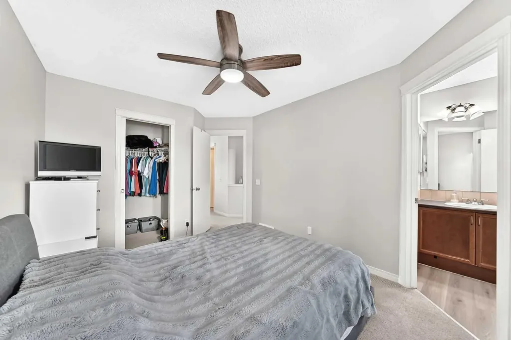 94 Tuscany Ridge Common NW Calgary AB T3L 3E2