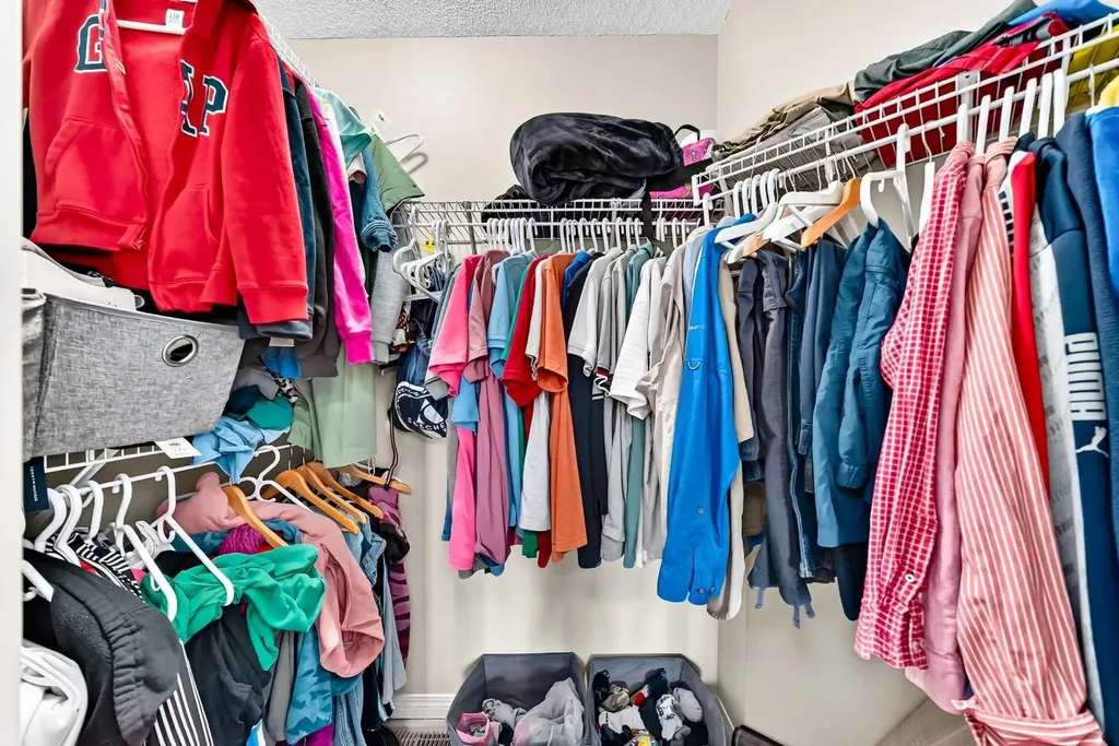 94 Tuscany Ridge Common NW Calgary AB T3L 3E2