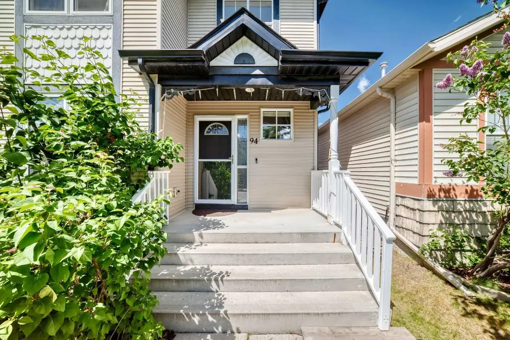 94 Tuscany Ridge Common NW Calgary AB T3L 3E2