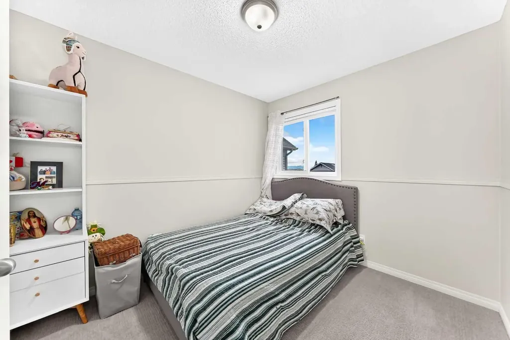 94 Tuscany Ridge Common NW Calgary AB T3L 3E2