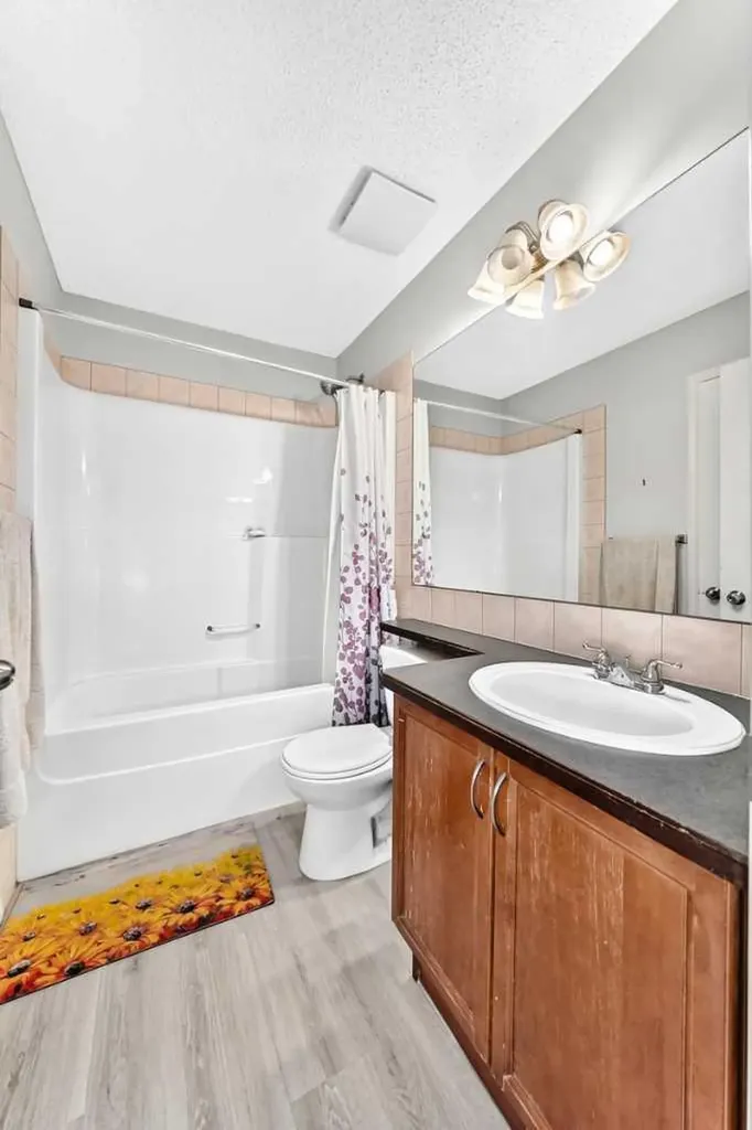 94 Tuscany Ridge Common NW Calgary AB T3L 3E2
