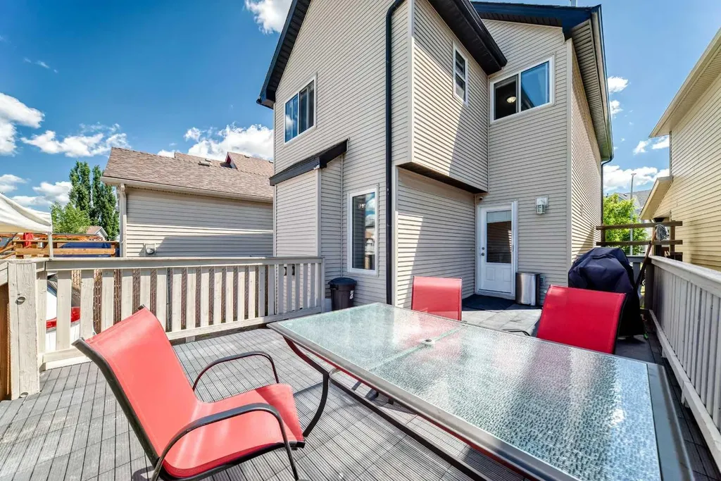 94 Tuscany Ridge Common NW Calgary AB T3L 3E2