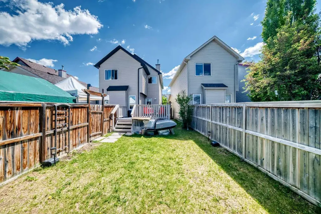 94 Tuscany Ridge Common NW Calgary AB T3L 3E2