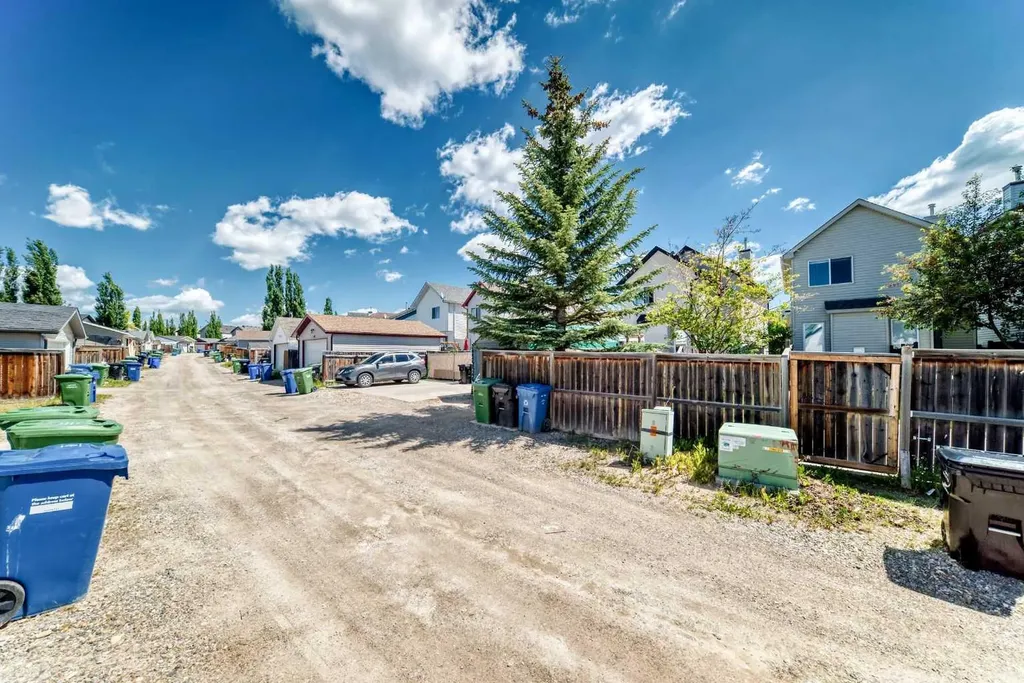 94 Tuscany Ridge Common NW Calgary AB T3L 3E2