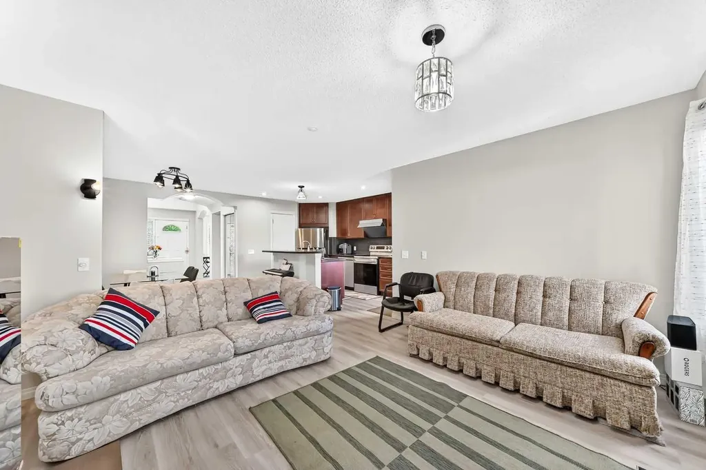 94 Tuscany Ridge Common NW Calgary AB T3L 3E2