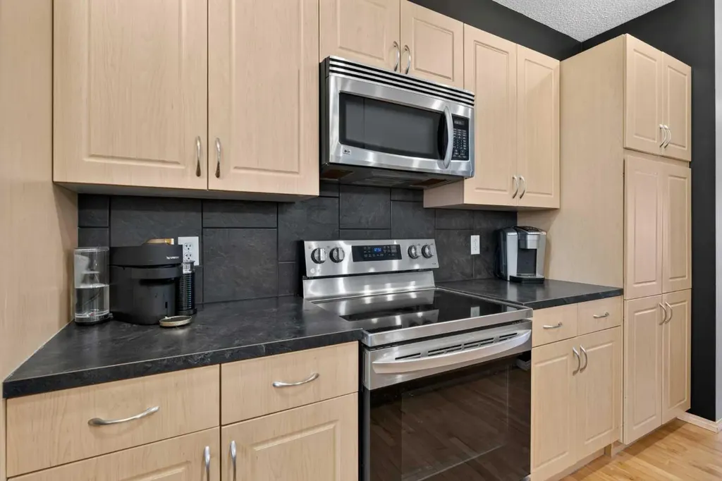 418 Evansdale Way NW Calgary AB T3P 0B1