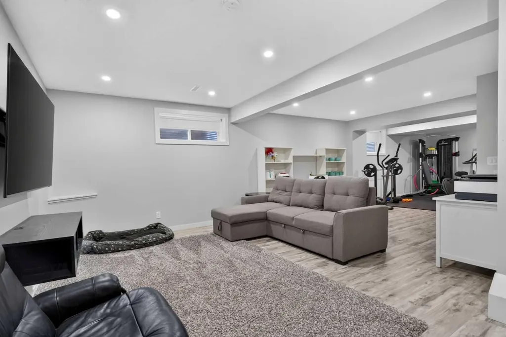 418 Evansdale Way NW Calgary AB T3P 0B1