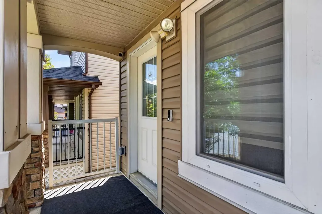 418 Evansdale Way NW Calgary AB T3P 0B1