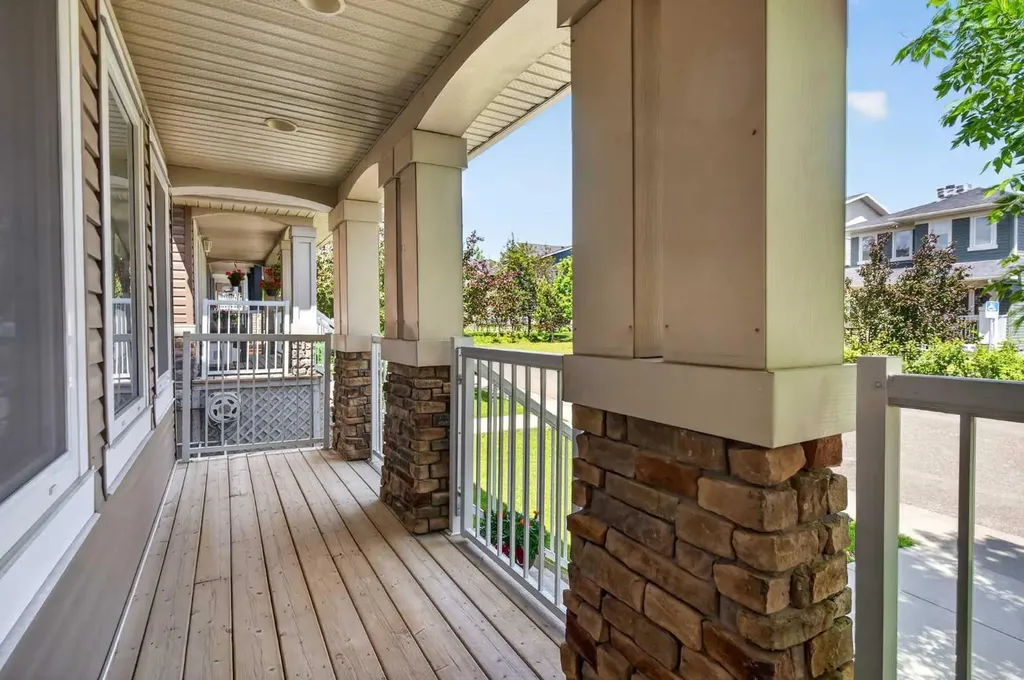 418 Evansdale Way NW Calgary AB T3P 0B1
