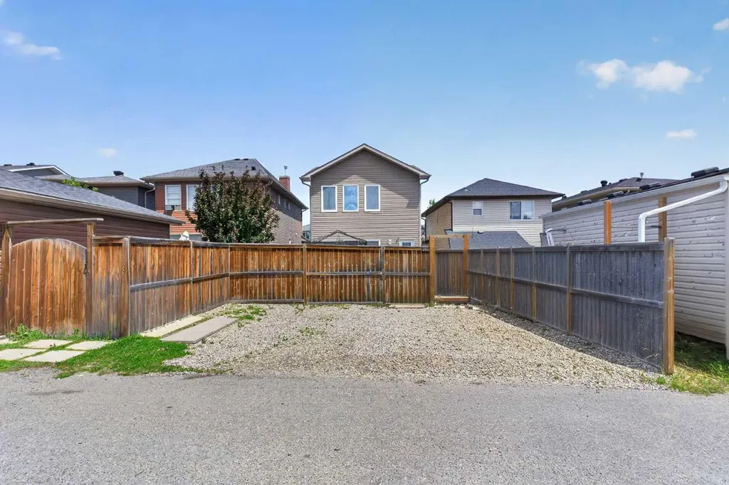 418 Evansdale Way NW Calgary AB T3P 0B1