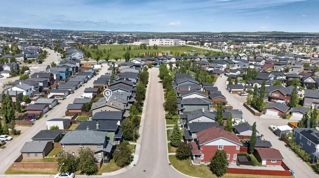 418 Evansdale Way NW Calgary AB T3P 0B1