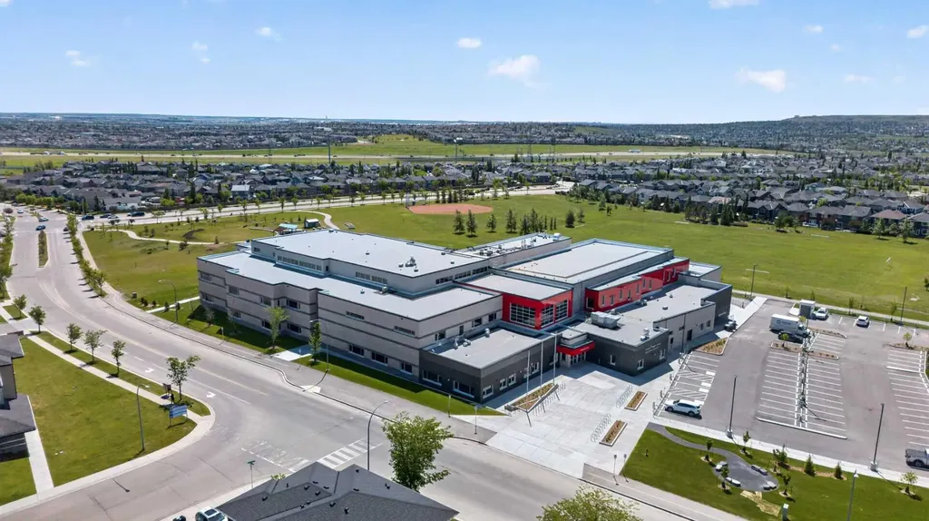 418 Evansdale Way NW Calgary AB T3P 0B1