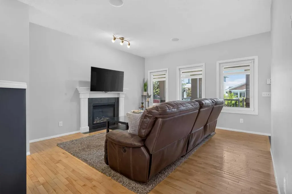 418 Evansdale Way NW Calgary AB T3P 0B1