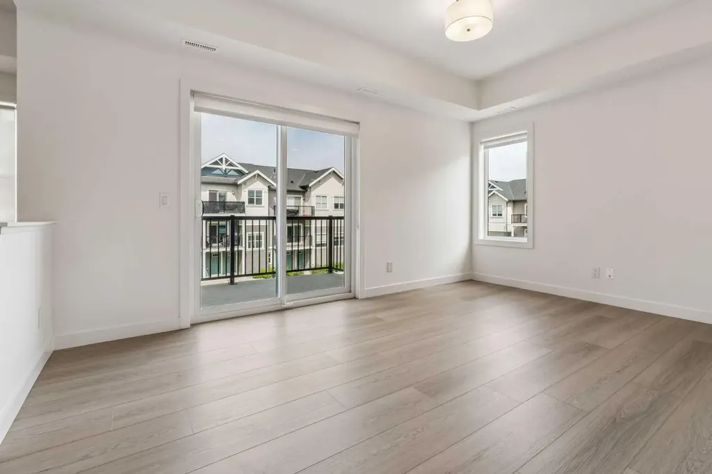 24 Rivercrest Drive Cochrane AB T4C 2C8