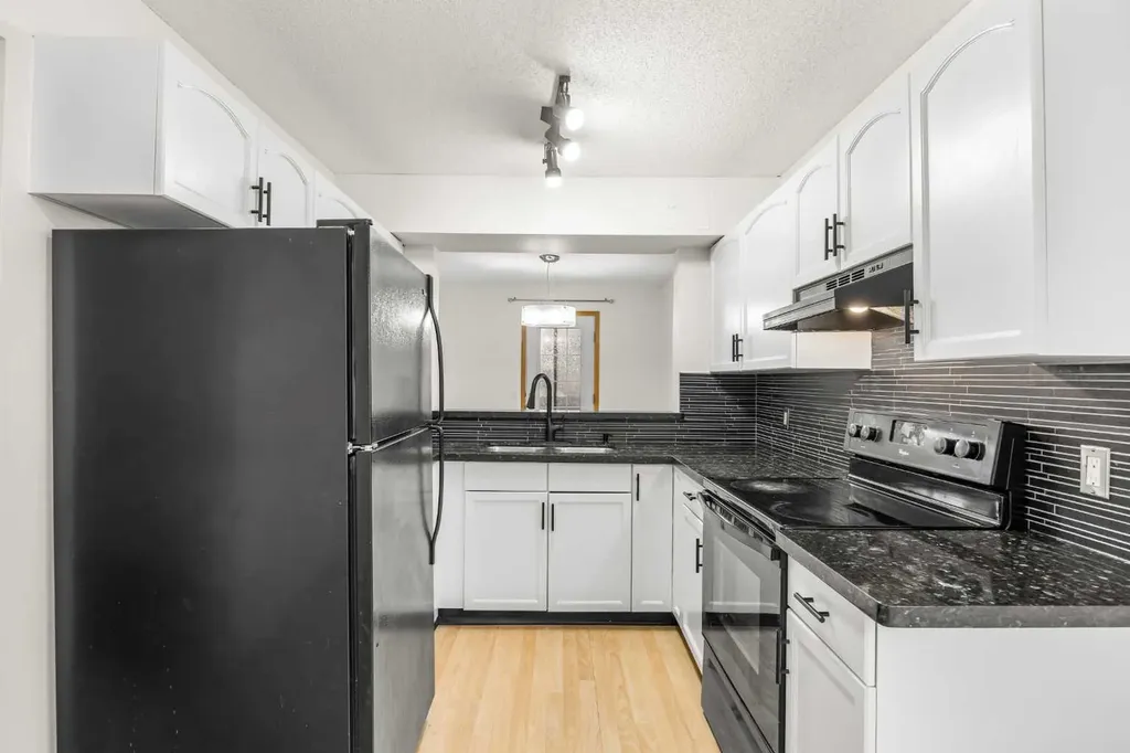 1801 Signal Hill Green SW Calgary AB T3H 2Y4