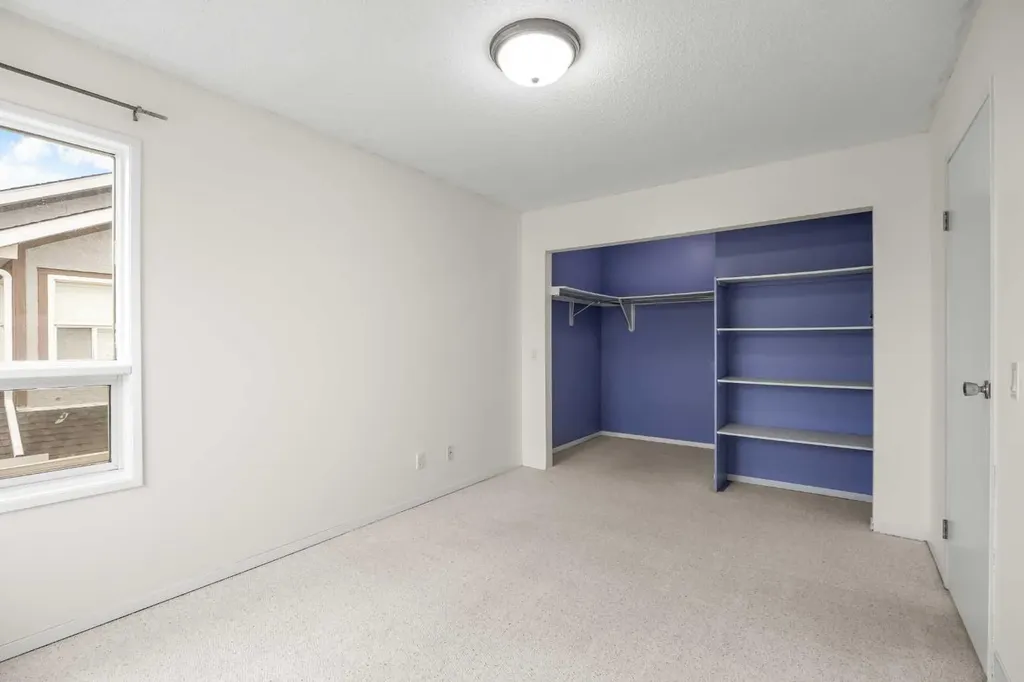 1801 Signal Hill Green SW Calgary AB T3H 2Y4
