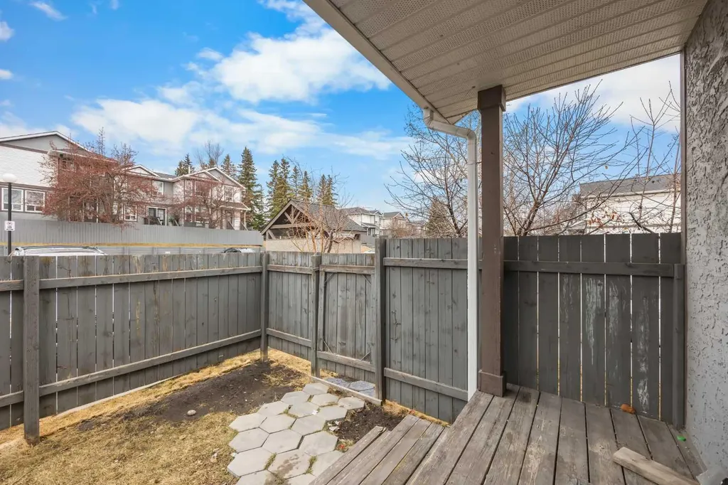 1801 Signal Hill Green SW Calgary AB T3H 2Y4