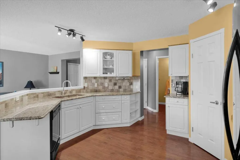 252 Woodhaven Drive Okotoks AB T1S 1S8