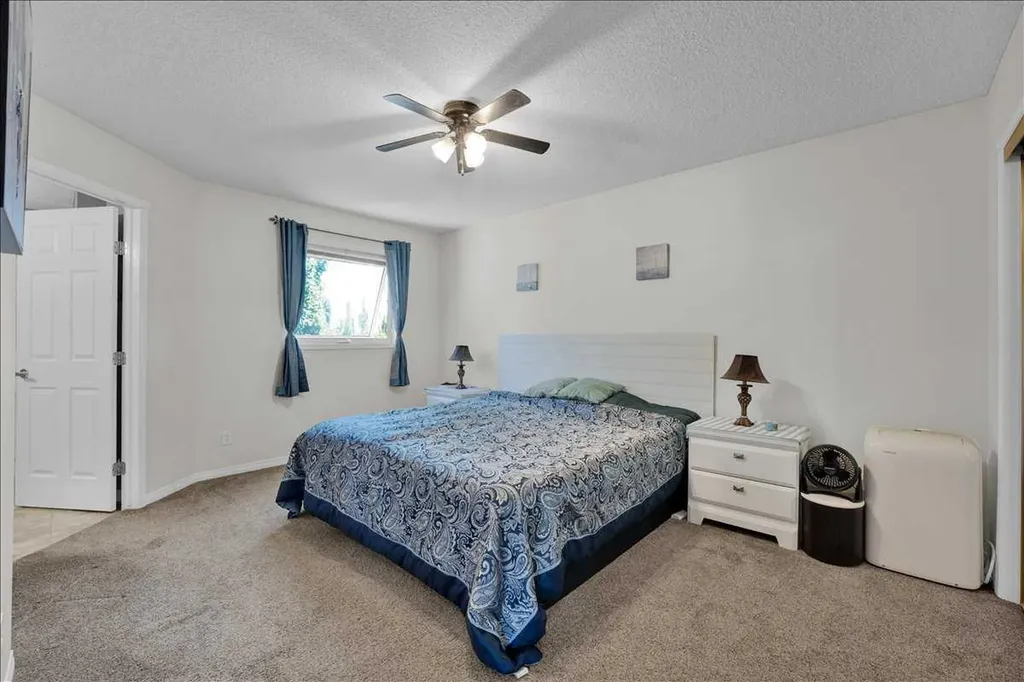 252 Woodhaven Drive Okotoks AB T1S 1S8
